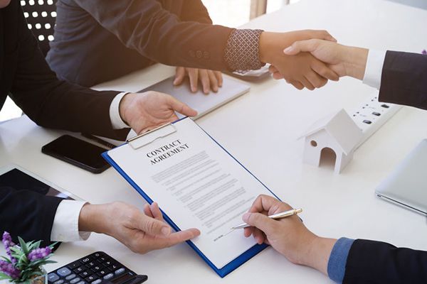 الخدمات أثناء الطلب أو الشراء