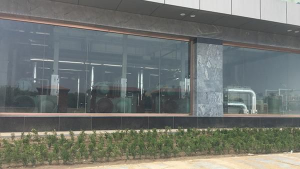  تشيلرات تبريد مياه (أنظمة مبردات المياه) وأبراج التبريد في Red Star Macalline - الصين