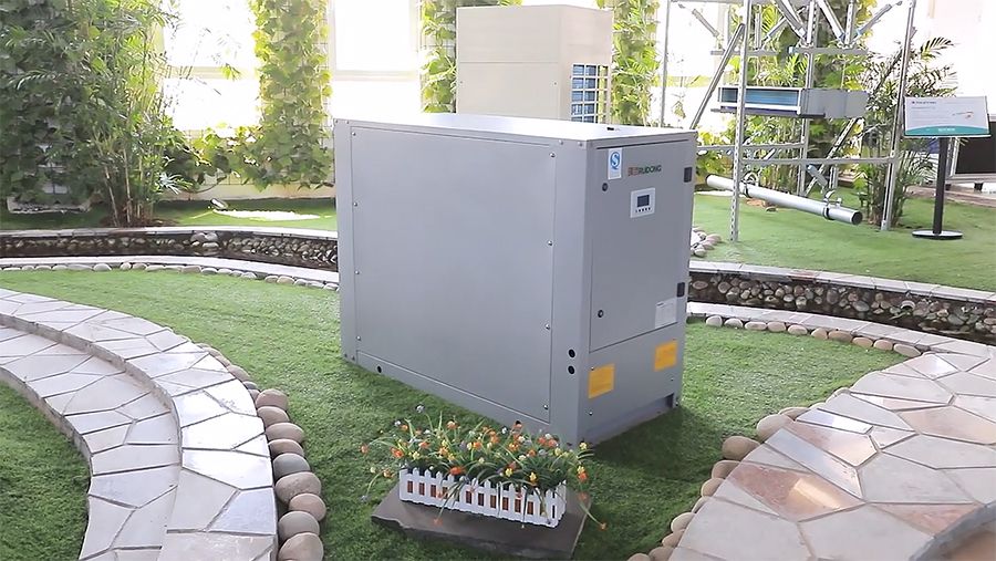 تشيلر تبريد مائي (مبرد مياه) مع ضاغط سكرول مدمج (صغير)- بقدرة من 7 إلى 40 كيلووات