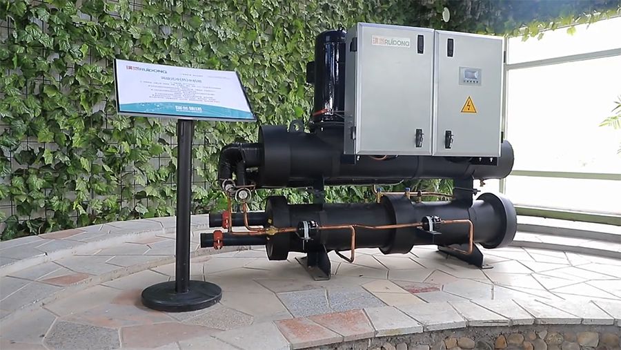 شيلر (مبرد مياه) مع ضاغط حلزوني (سكرول) ومضخة حرارية (بقدرة من 70 إلى 280 كيلو وات)